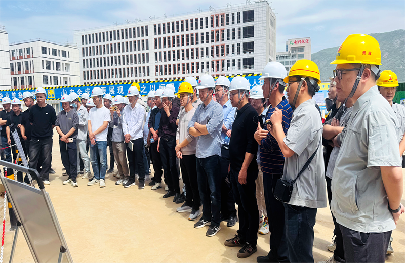 2025年4月17日，由莆田市涵江区住房和城乡建设局主办、美狮贵宾会三建承办的钢筋安装工程质量防控现场交流会在联东U谷·涵江海峡智造产业谷一期成功召开。